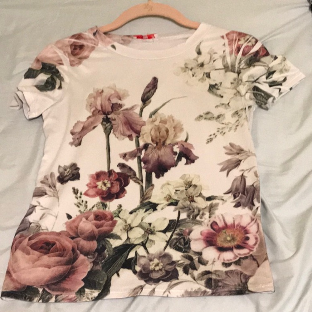Floral top - Picture 2 of 5